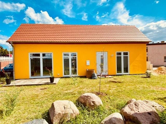 Property building, Garden, Garden view