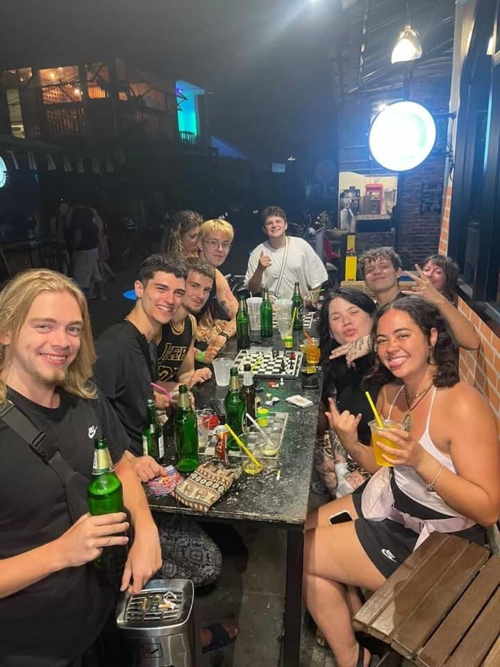 People, Drinks, Alcoholic drinks, group of guests