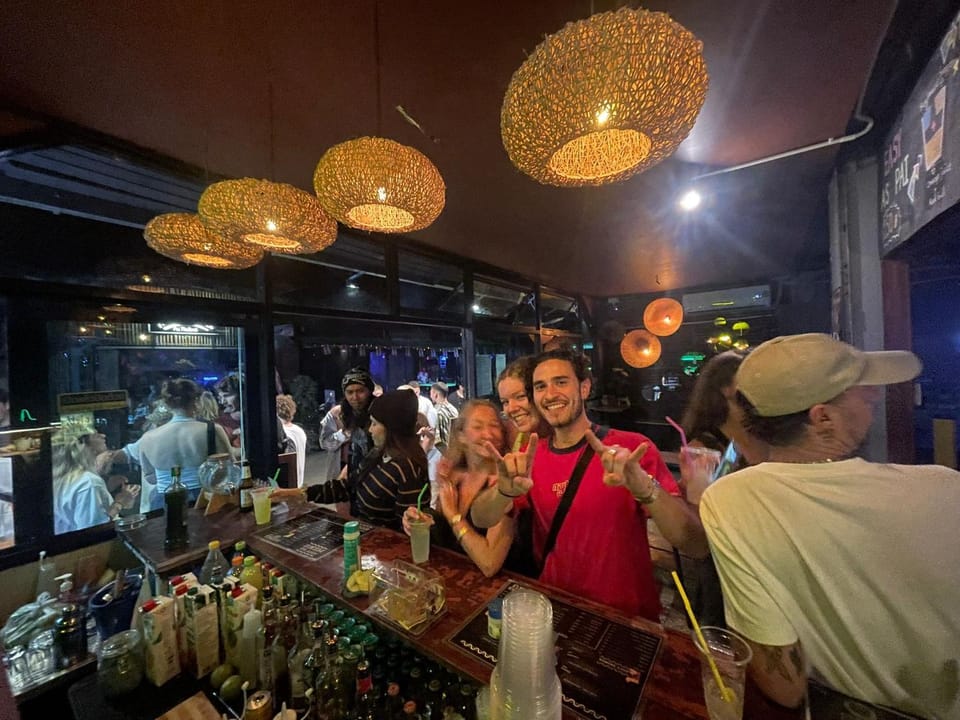 People, Nightclub / DJ, Drinks, group of guests