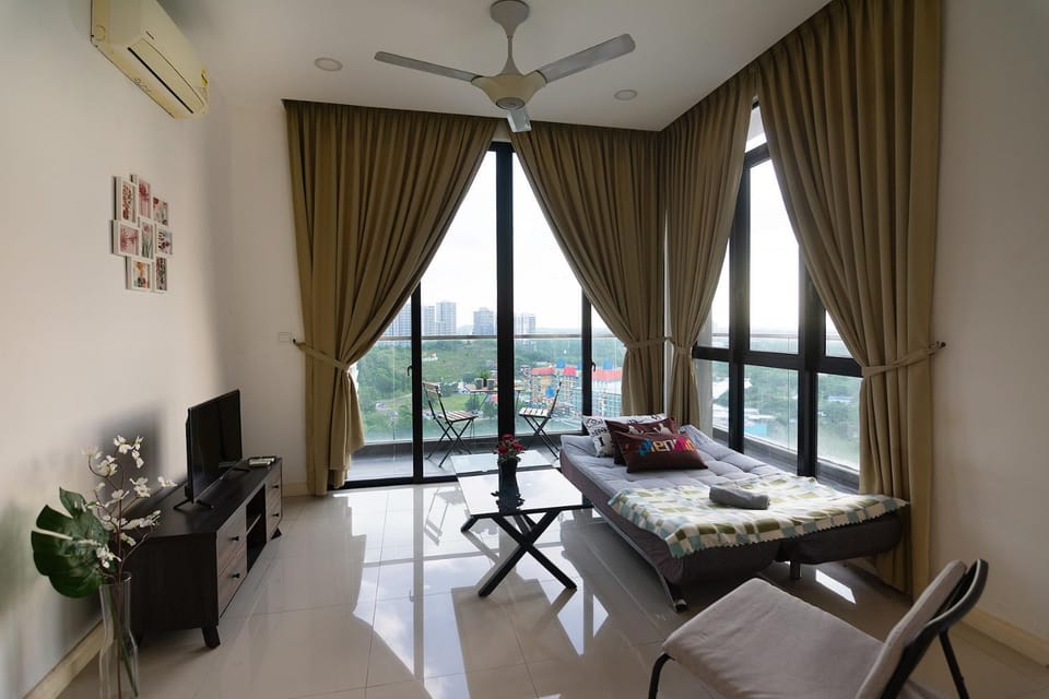 Chic 3BR D'Pristine Home 5 Mins to Legoland Apartment in Johor