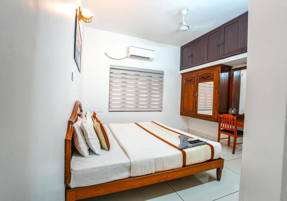 Bed, Photo of the whole room, Bedroom, towels, air conditioner