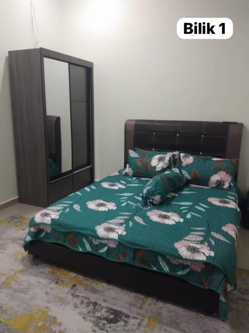 Bedroom, wardrobe