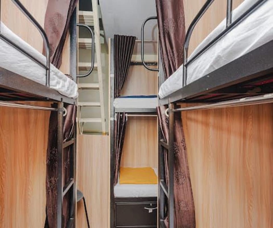 Bed, Photo of the whole room, bunk bed