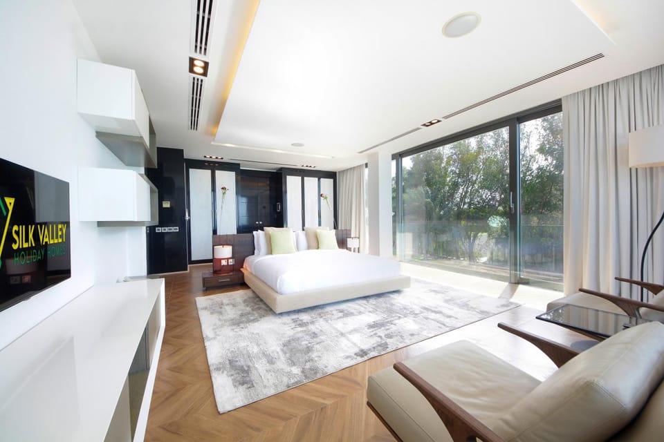 Seating area, Bedroom