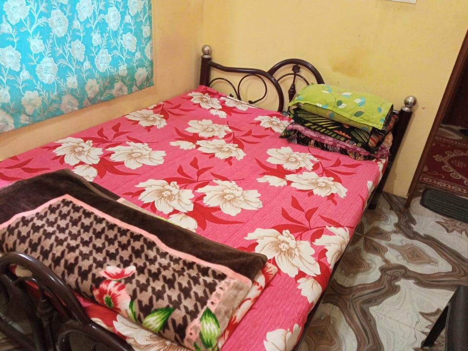 Ghosh homestay 8 Vacation rental in Kolkata