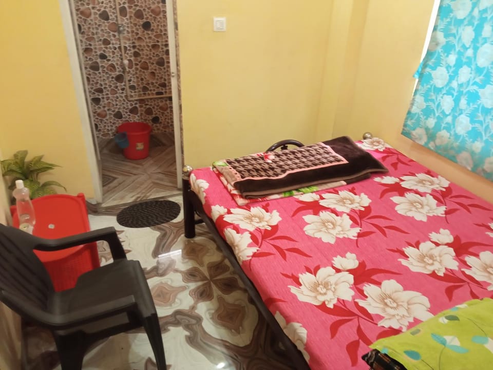 Ghosh homestay 8 Vacation rental in Kolkata