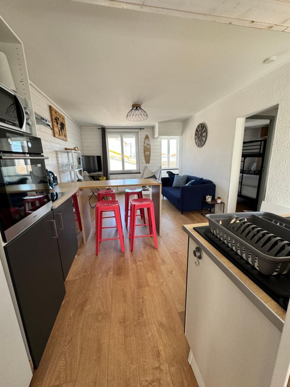 Kitchen or kitchenette, Dining area, oven, stove