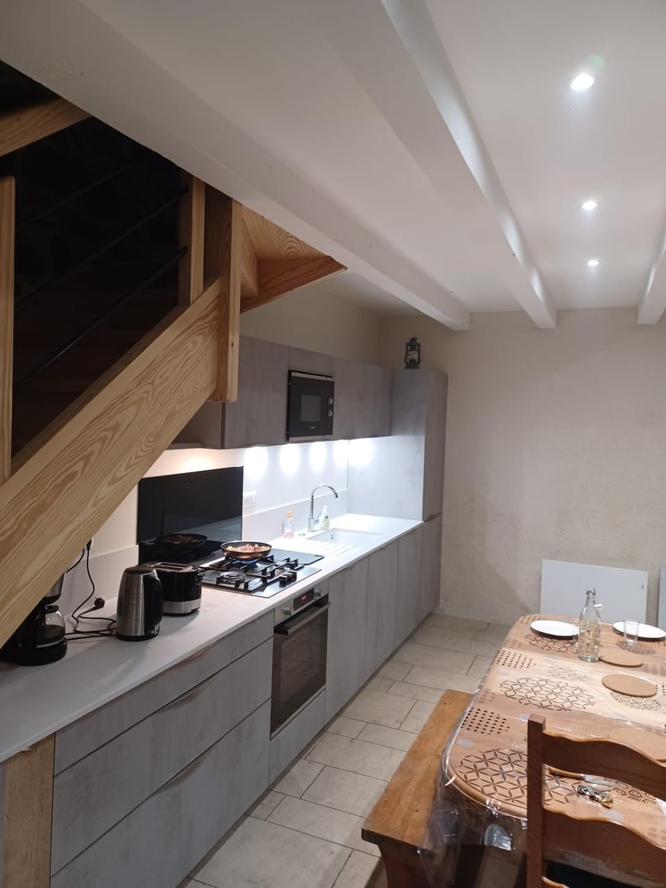 Kitchen or kitchenette, stove