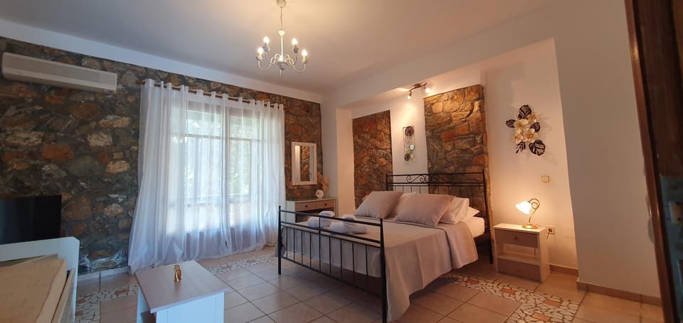 Bed, Decorative detail, Bedroom