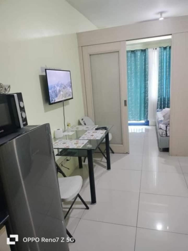Ederly Place at Sea Residences near Moa Apartment in Pasay