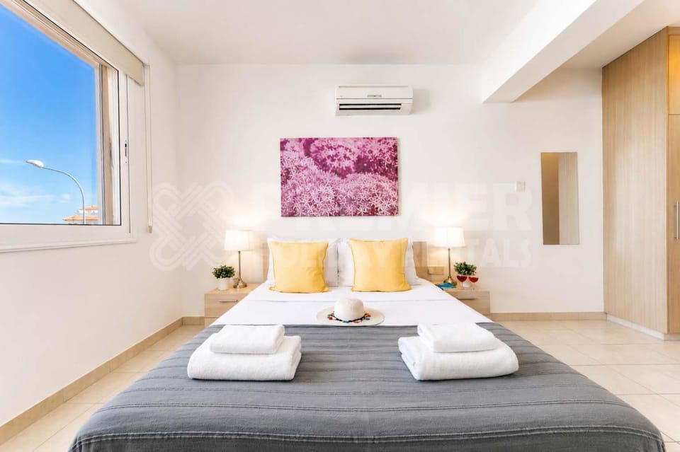 2BR Apartment with Pool - Luna by Premier Apartment in Paralimni