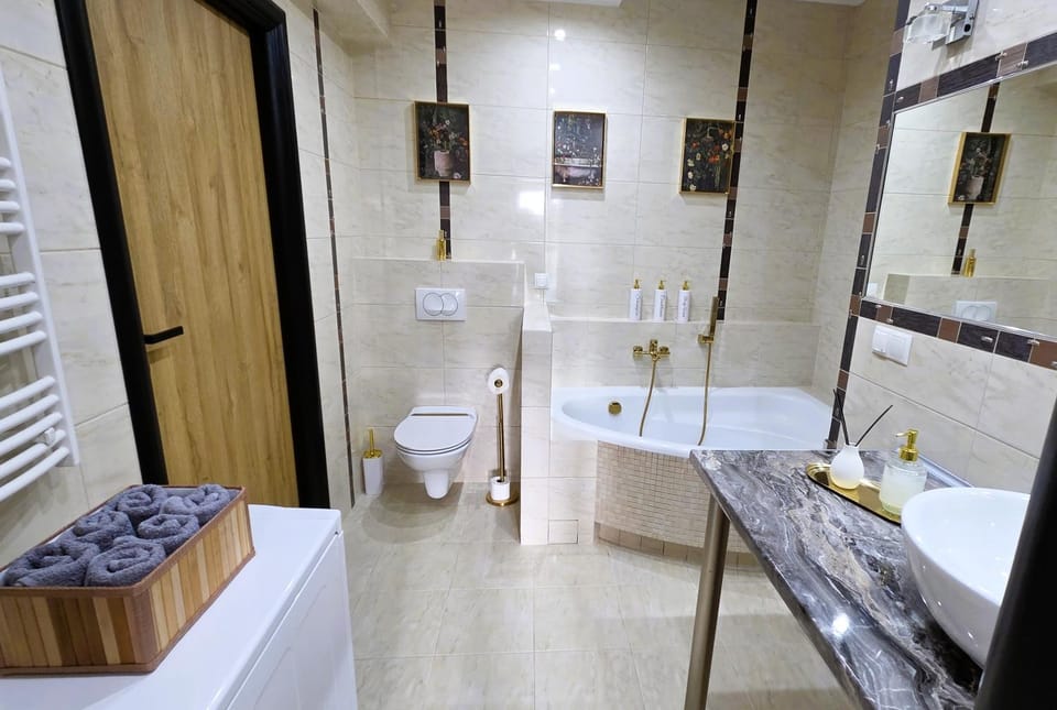Toilet, Bathroom, Bath, towels
