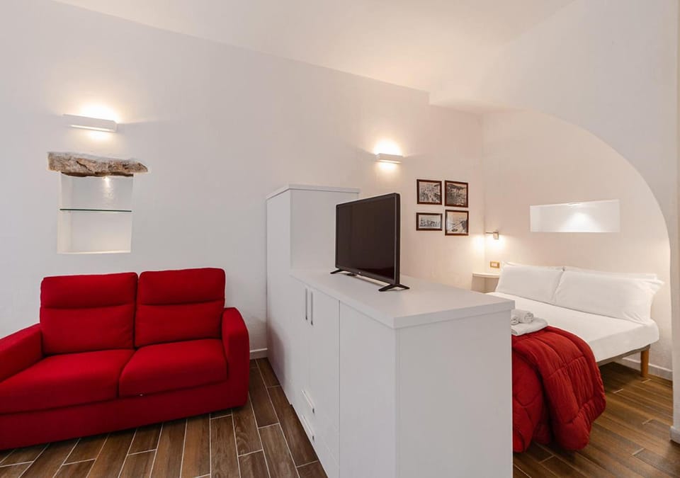 Bed, TV and multimedia, Living room, Bedroom