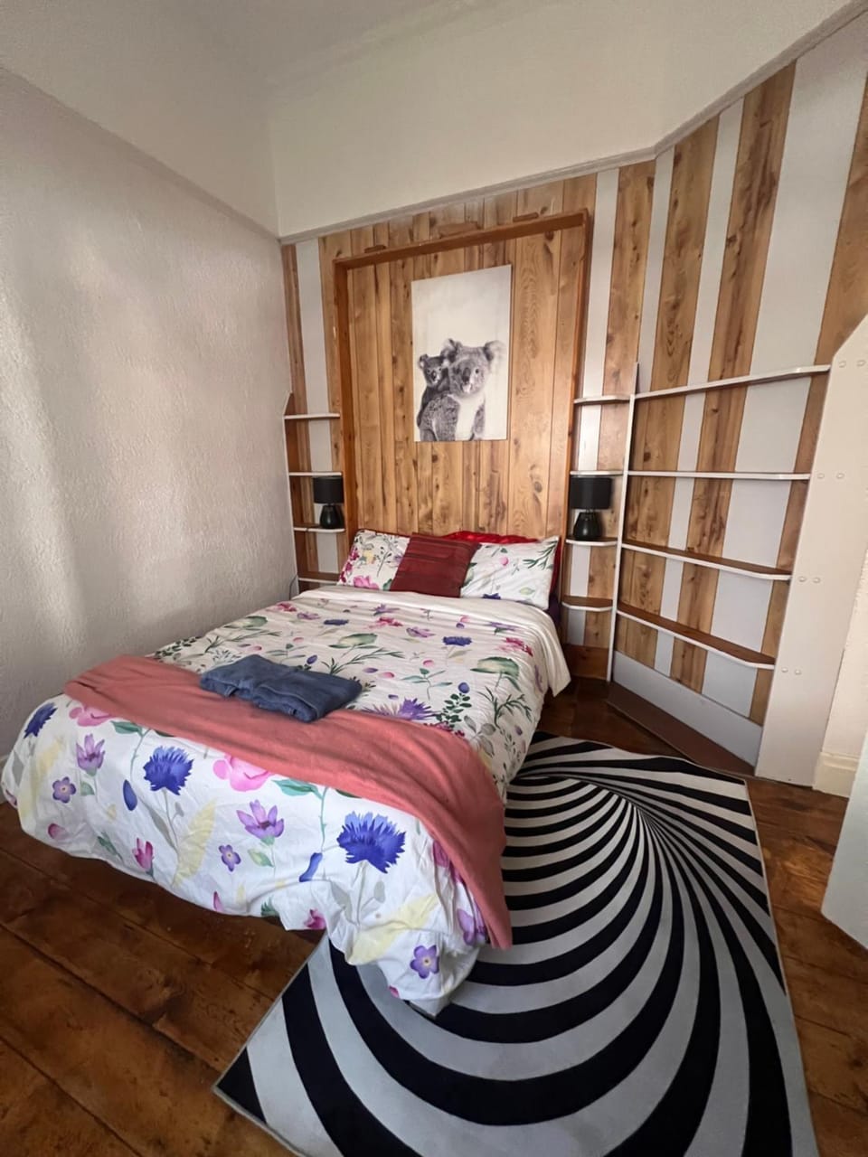 Bed, Photo of the whole room, Bedroom