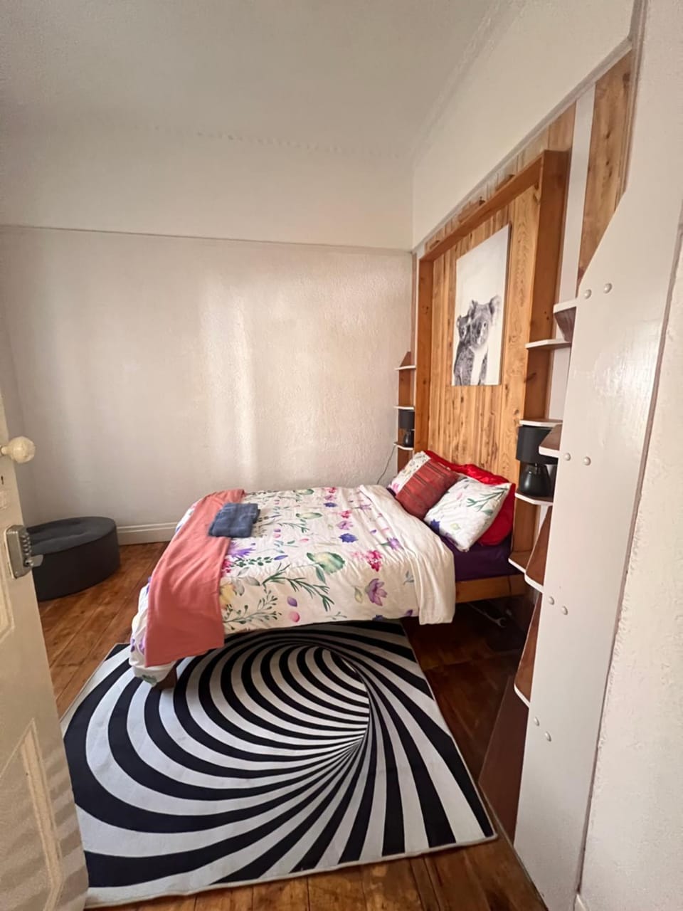 Bed, Photo of the whole room, Bedroom