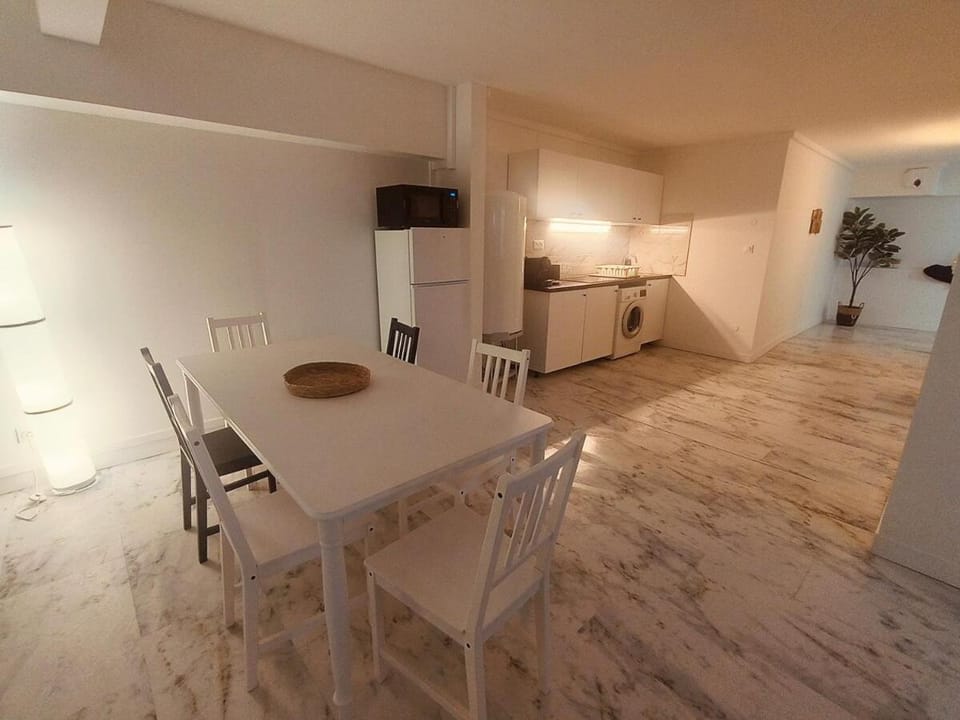 Superbe appartement T2 de 95 m Apartment in Nice