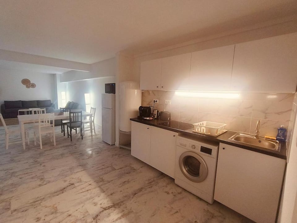 Superbe appartement T2 de 95 m Apartment in Nice