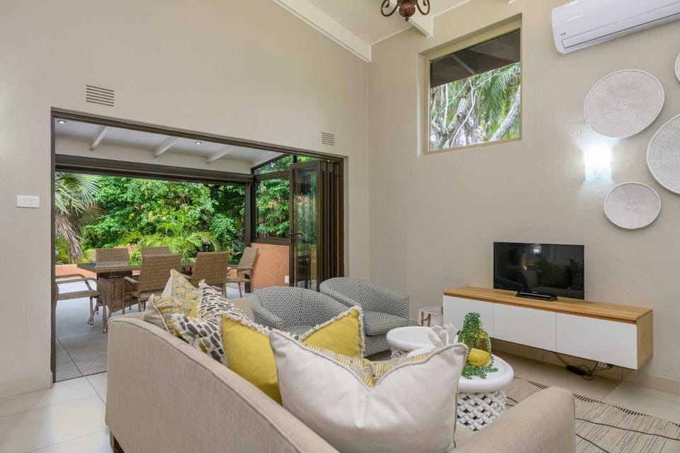 TV and multimedia, Living room, air conditioner