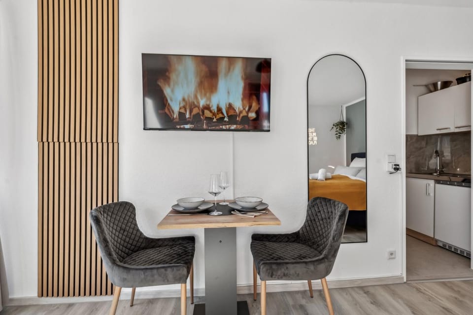 TV and multimedia, Dining area