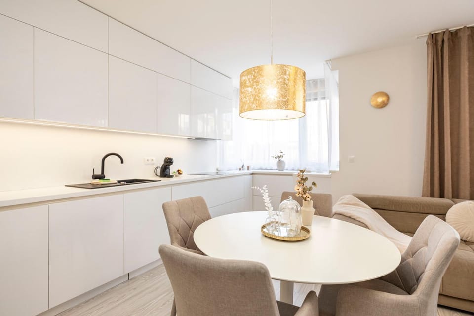 ALURE RESIDENCES 13 & 24h self check-in, fireplace,private parking in front of the apartment building included, new building, green area with meadows and forests Apartment in Slovakia