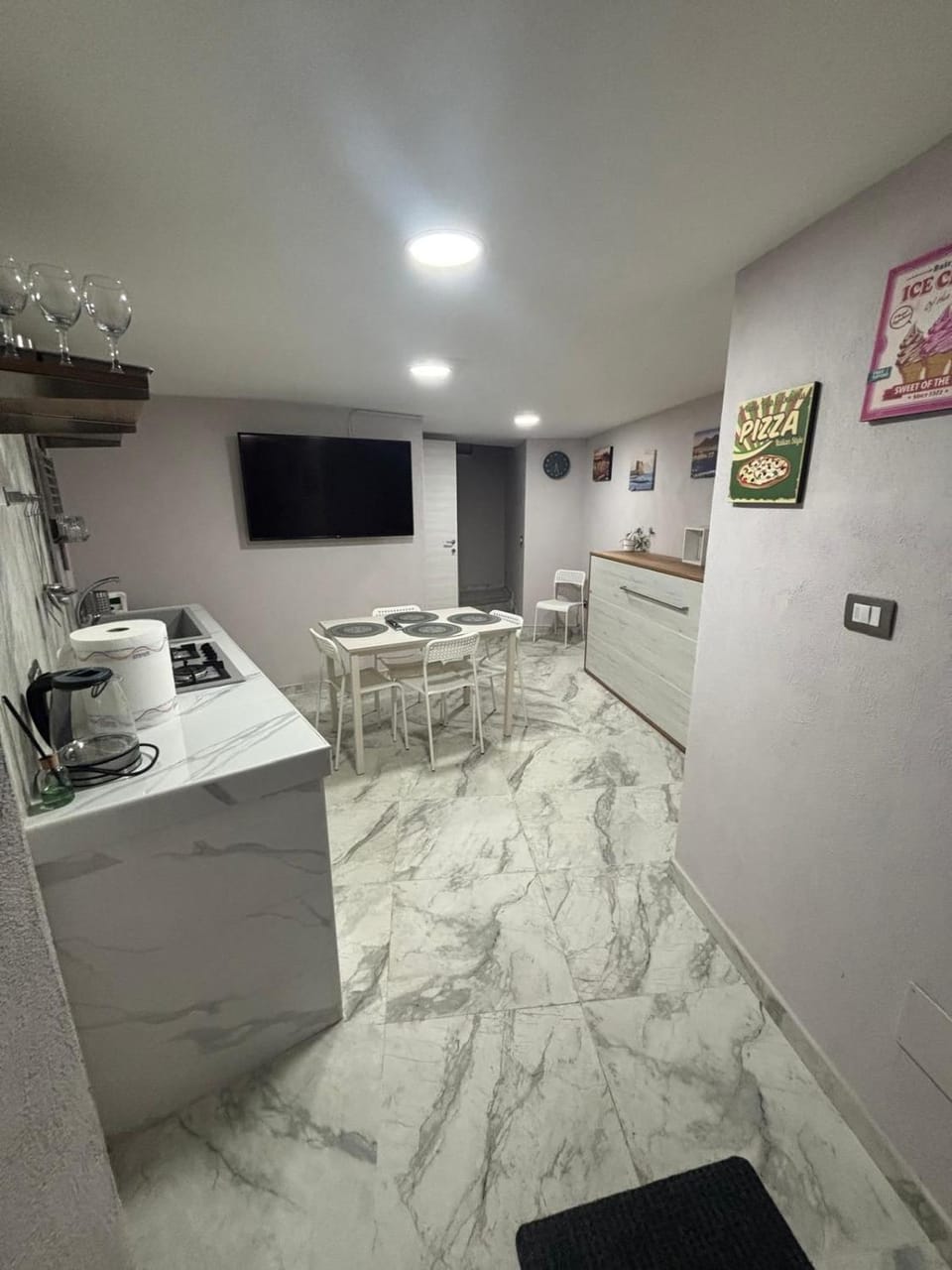 Kitchen or kitchenette