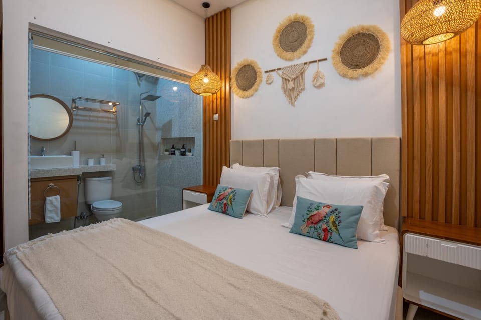 Toilet, Bed, Bathroom, Photo of the whole room, Bedroom, towels