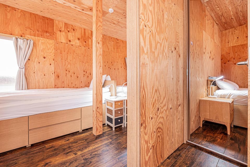 Screamer 2 Hostel Bed and Breakfast in Shinjuku