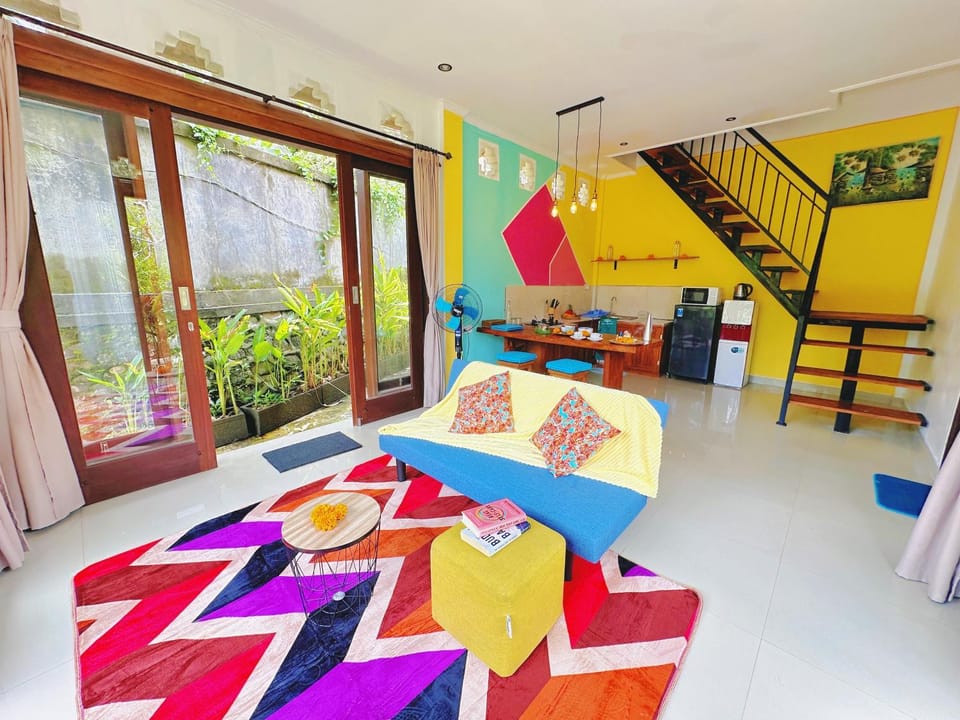 Kitchen or kitchenette, Living room, kitchen