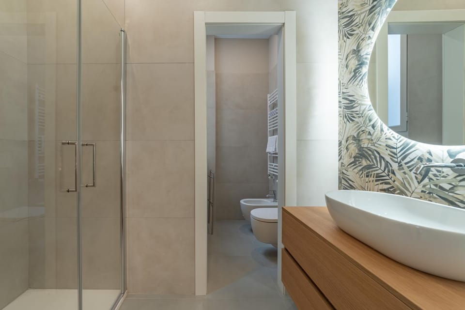 Shower, Toilet, Bathroom