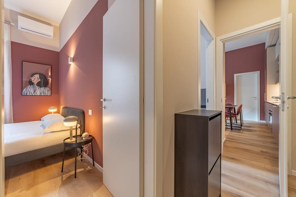 Bed, Photo of the whole room, Bedroom