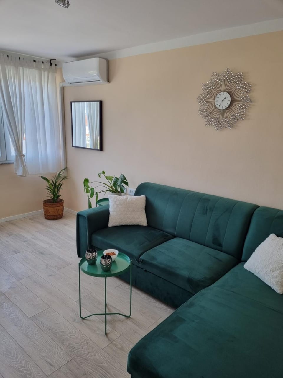 TV and multimedia, Living room, air conditioner