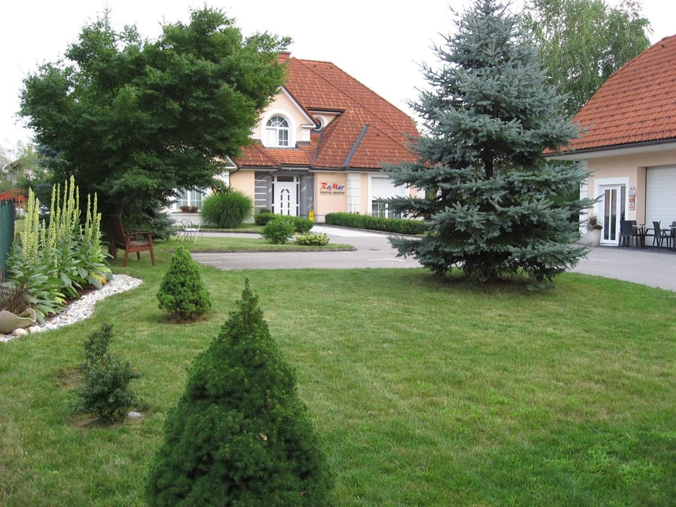 On site, Garden view