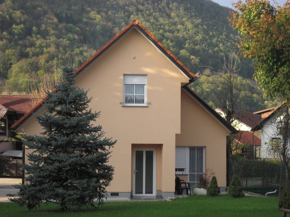 Property building, Facade/entrance