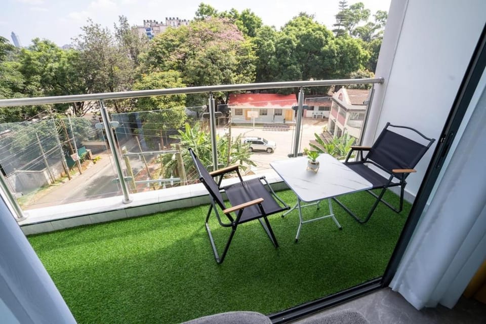 Nivla Executive Cozy haven with gym and Balcony Apartment in Nairobi