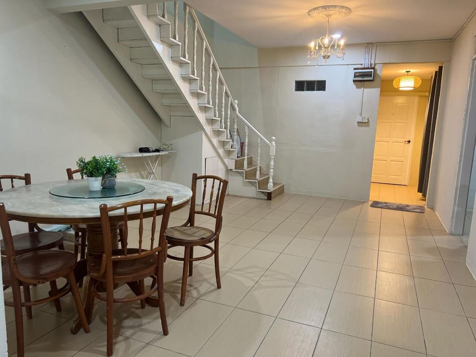 Seating area, Dining area