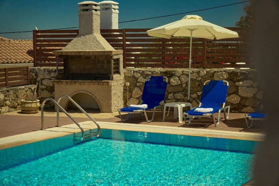 Patio, Day, Pool view, Swimming pool, sunbed
