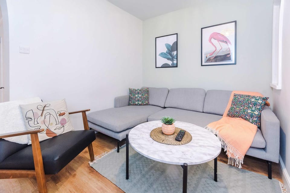 Lincoln House 2 Bedroom Buxton by Assured Stays Apartment in High Peak District
