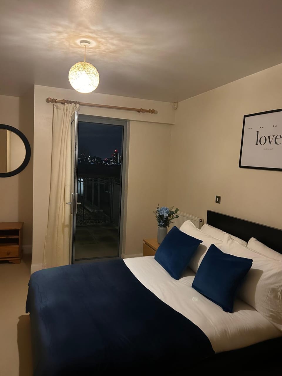 Bed, Balcony/Terrace, Photo of the whole room, Bedroom