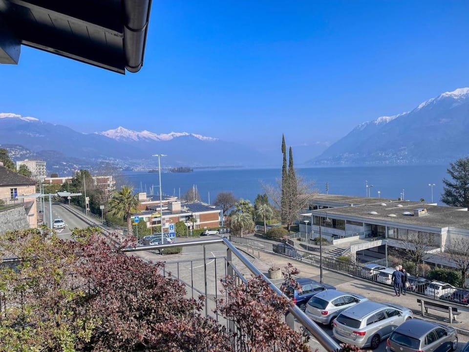Lakeview Hideaway - Brissago Apartment in Canton of Ticino