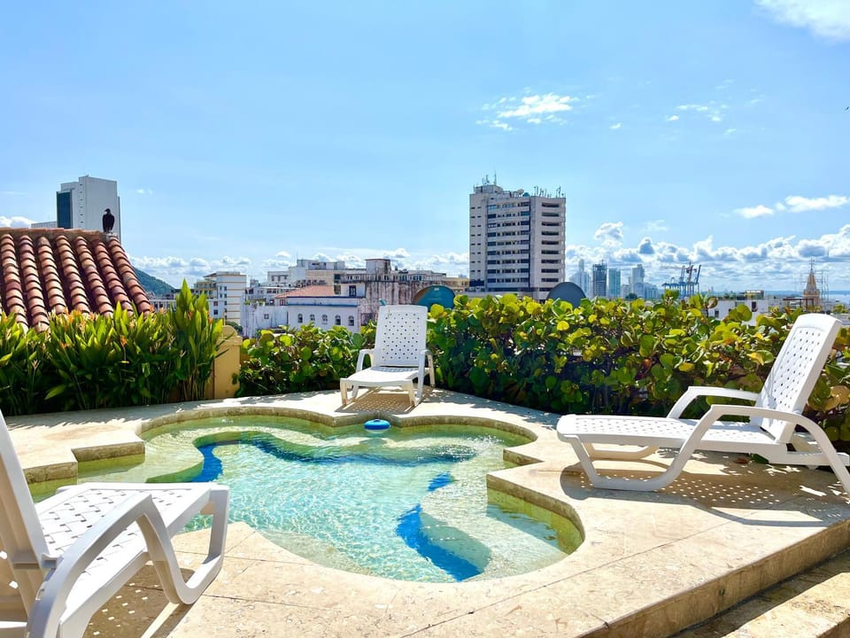 Swimming pool, Swimming pool