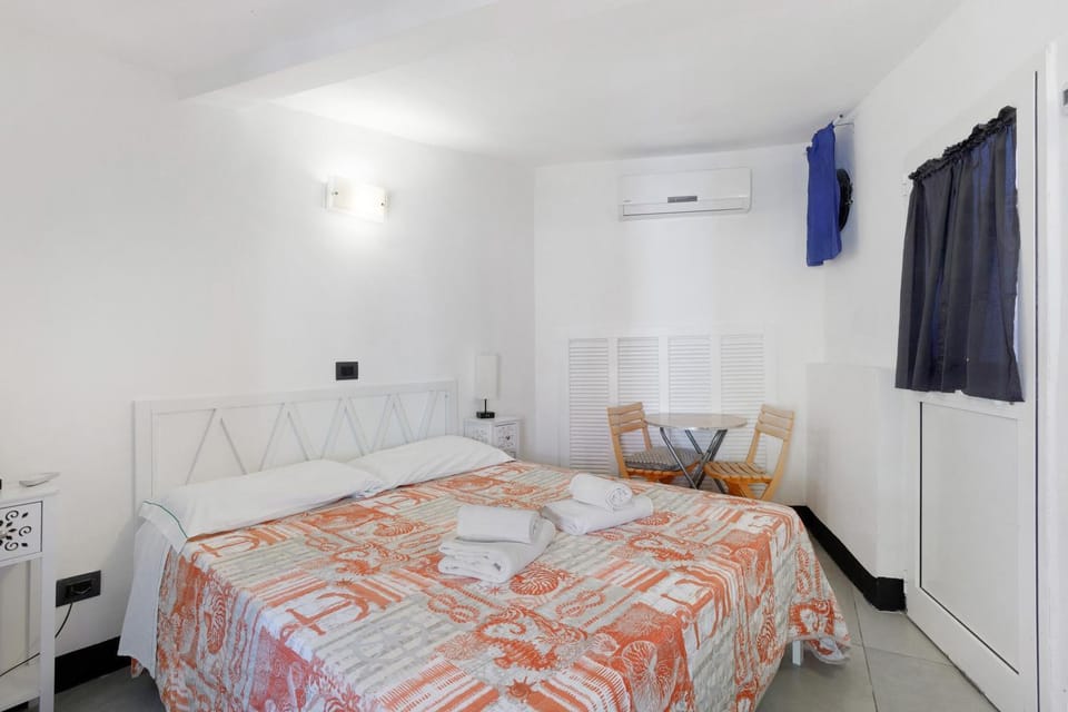 Property building, Living room, Bedroom
