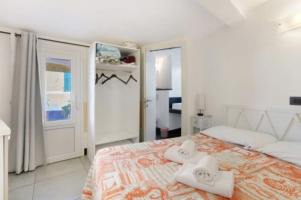 Property building, Living room, Bedroom