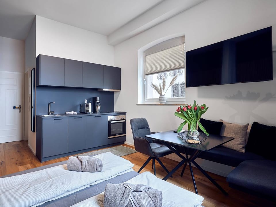 Kitchen or kitchenette, Photo of the whole room, Dining area