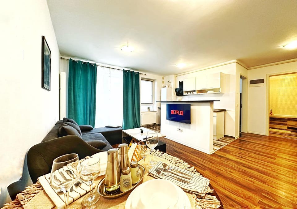 TV and multimedia, Kitchen or kitchenette, Living room, Dining area
