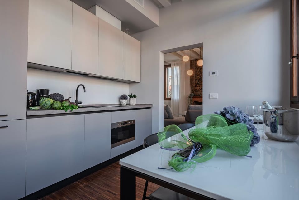 Ca' Vida Trifora Apartment in San Marco