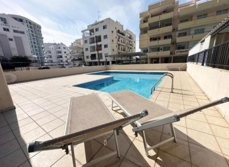Serenity Sunset Holiday Apt - Larnaca Apartment in Larnaca