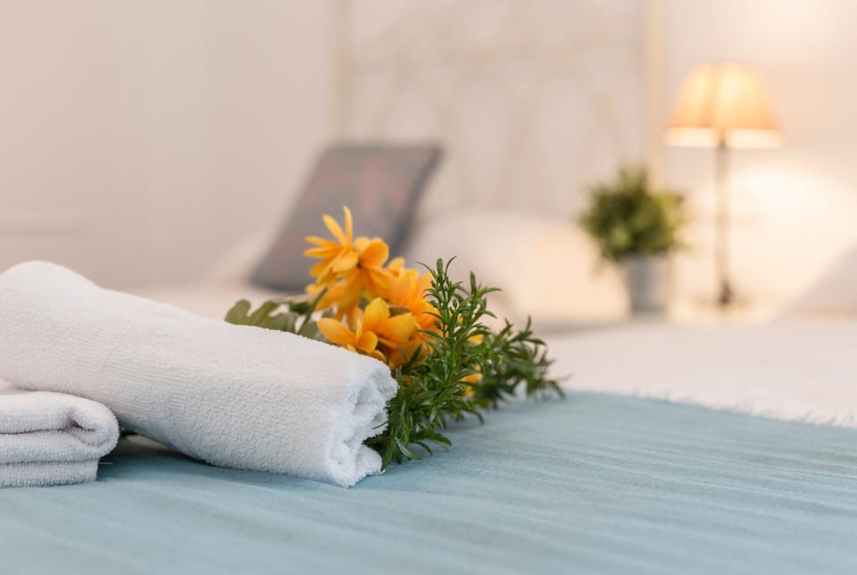Bed, Photo of the whole room, Bedroom, towels