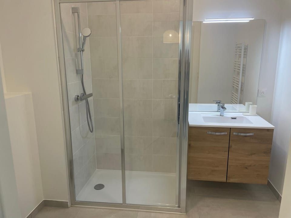 Shower, Bathroom