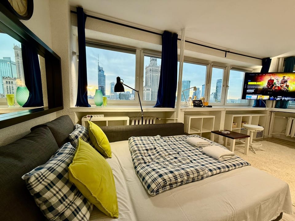 Sawa 7 WiFi8Gbs 85'TV 4K Netflix Apartment in Warsaw