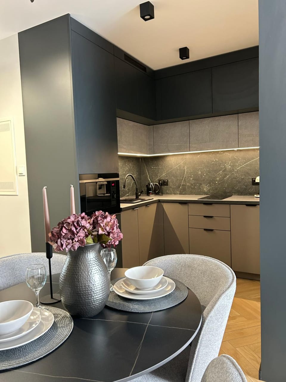 Kitchen or kitchenette, Dining area, minibar, pet friendly, stove
